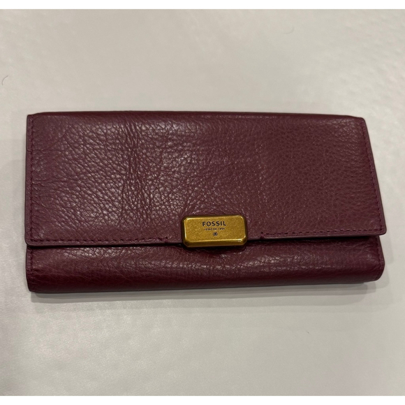Fossil Handbags - Fossil Emerson Clutch‎ Pebbled Leather Wallet Maroon/Wine
